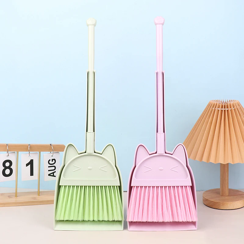 Kids Outdoor Broom - 1 Set Cartoon Flexible Bristles Kids