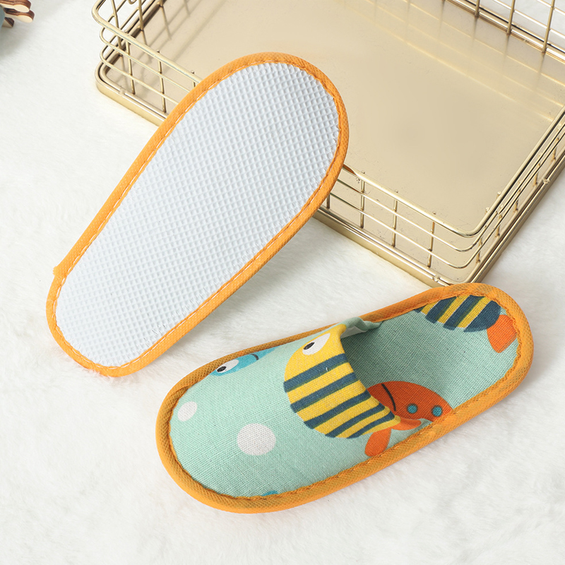 1Pair Disposable Cartoon Child - Kids Indoor Outdoor Slippers 评论和价格